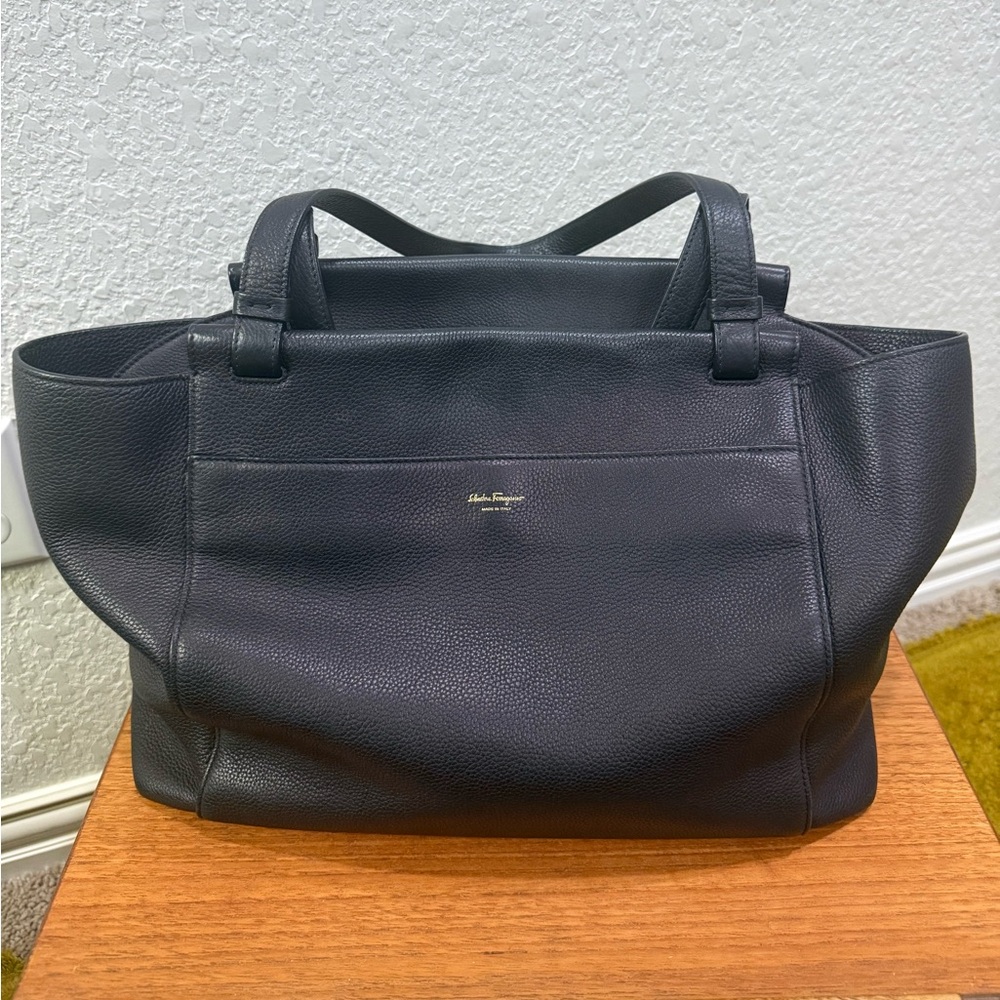 EUC Authentic Salvatore Ferragamo Bitter Flap Tote in Black, size L - Picture 3 of 15